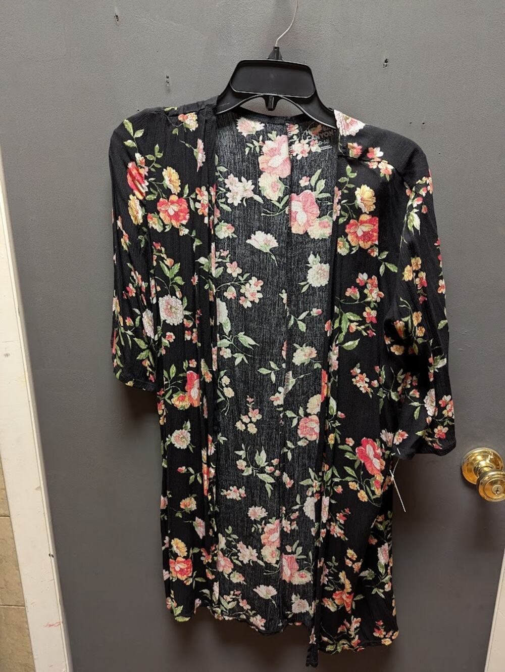 Harper Canyon Size Large cover up kimono YOUTH floral black flowers short sleeve